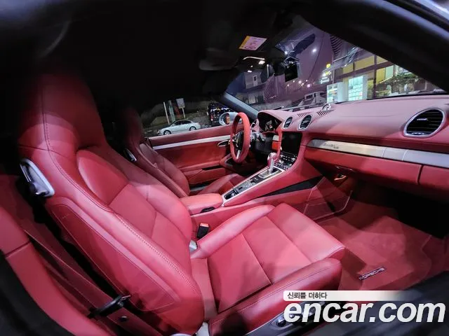 Porsche Cayman 2022 thumb 11