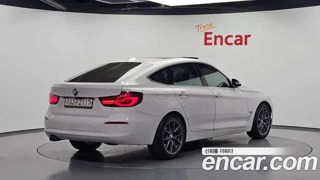 BMW Gran Turismo 2020 thumb 2