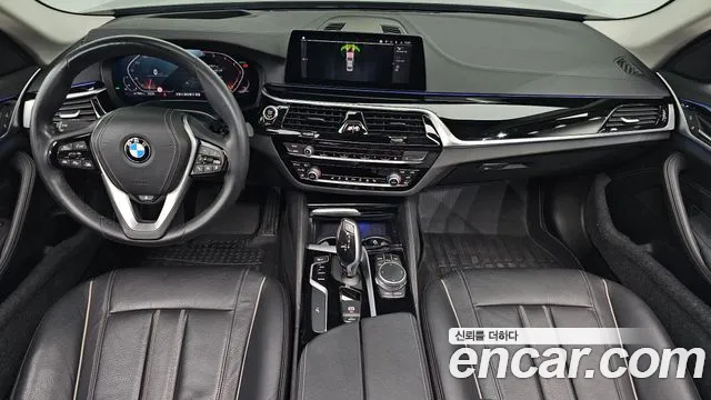 BMW 5-Series 2019 thumb 6