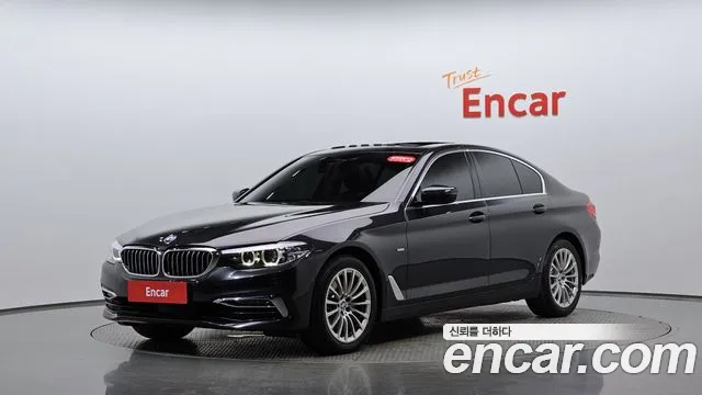 BMW 5-Series 2019 thumb 12