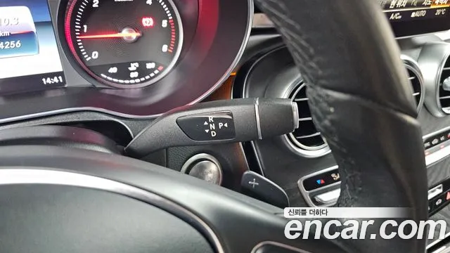 Mercedes-Benz GLC 2018 thumb 8