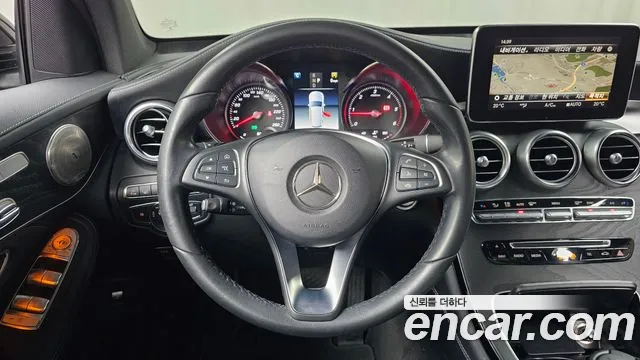 Mercedes-Benz GLC 2018 thumb 12