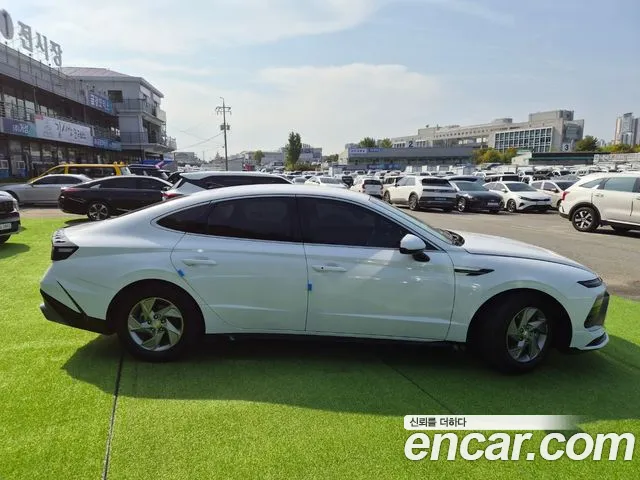Hyundai Sonata 2023 thumb 2