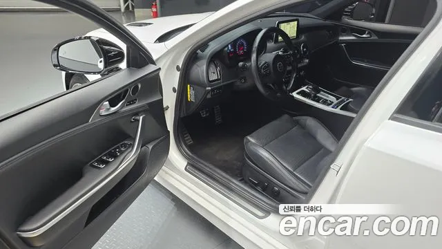 Kia Stinger 2019 thumb 10