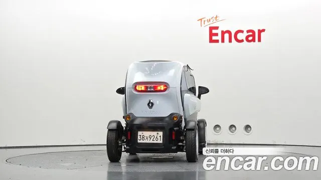 Renault-KoreaSamsung Twizy 2020 thumb 3