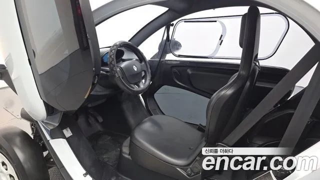 Renault-KoreaSamsung Twizy 2020 thumb 9