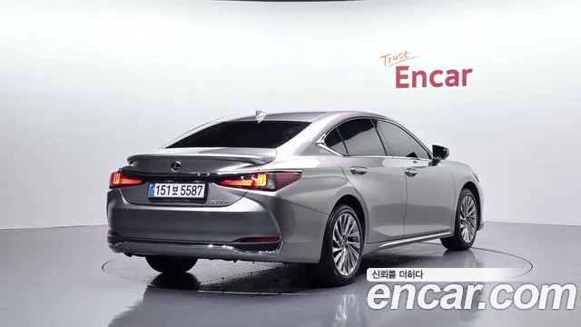 Lexus ES 2025 thumb 2