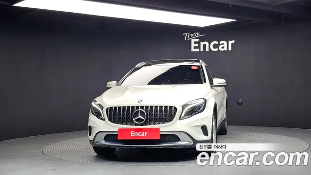 Mercedes-Benz GLA 2016 thumb 3