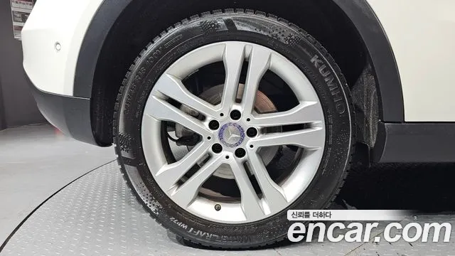 Mercedes-Benz GLA 2016 thumb 5