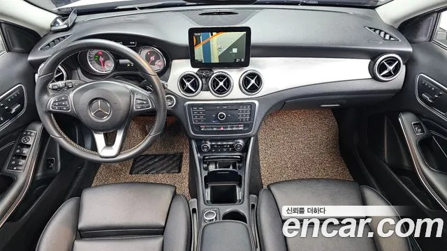 Mercedes-Benz GLA 2016 thumb 7