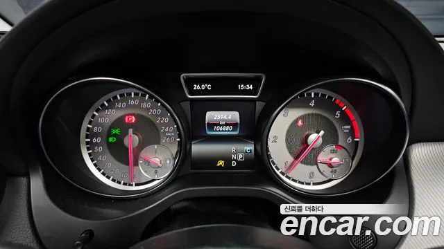 Mercedes-Benz GLA 2016 thumb 8