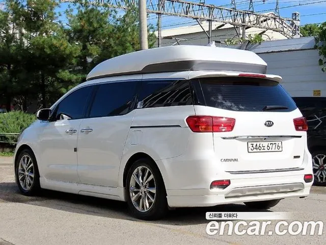 Kia Carnival 2019 thumb 3