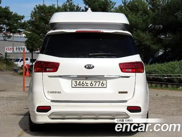 Kia Carnival 2019 thumb 4