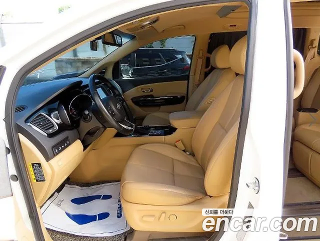 Kia Carnival 2019 thumb 5