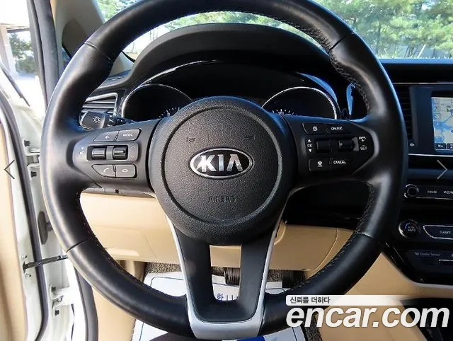 Kia Carnival 2019 thumb 8