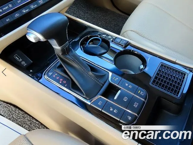Kia Carnival 2019 thumb 10