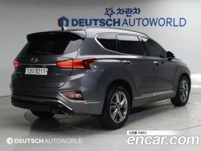 Hyundai Santa Fe 2018 thumb 2