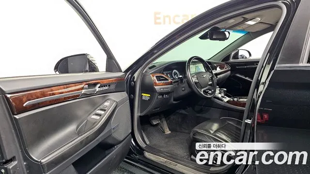 Genesis G90 2016 thumb 10