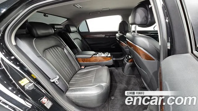 Genesis G90 2016 thumb 11