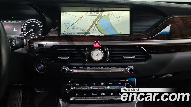 Genesis G90 2016 thumb 12