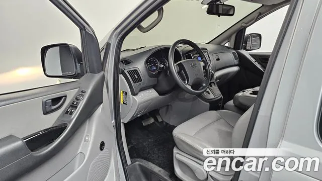 Hyundai Starex 2018 thumb 10