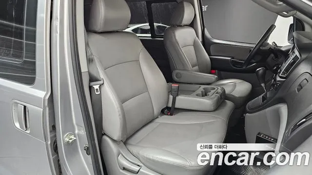 Hyundai Starex 2018 thumb 11