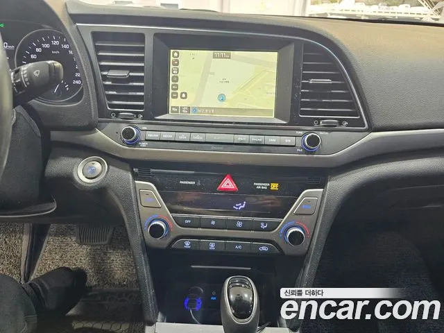 Hyundai Avante 2016 thumb 10