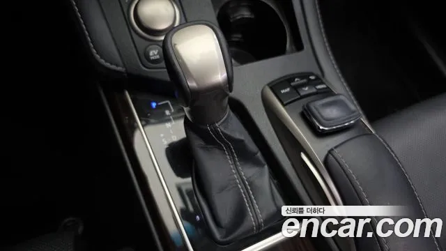 Lexus ES 2017 thumb 9