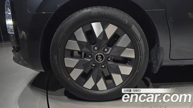 Hyundai Staria 2021 thumb 5