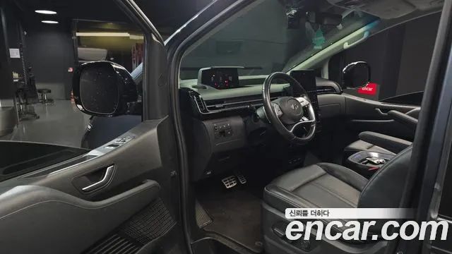 Hyundai Staria 2021 thumb 10
