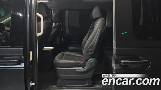 Hyundai Staria 2021 thumb 12