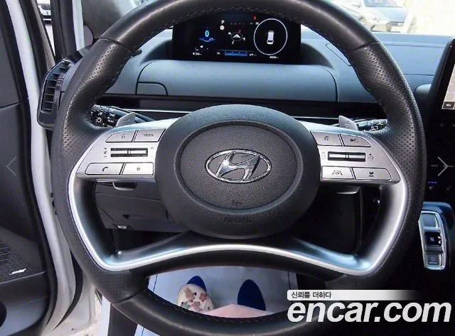 Hyundai Staria 2023 thumb 9