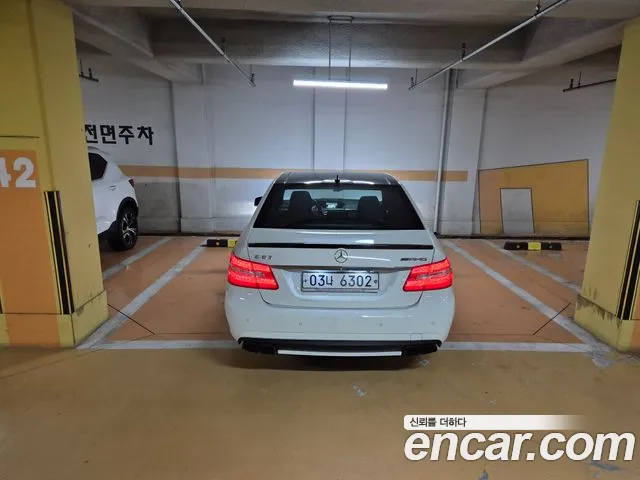Mercedes-Benz E-Класс 2009 thumb 10