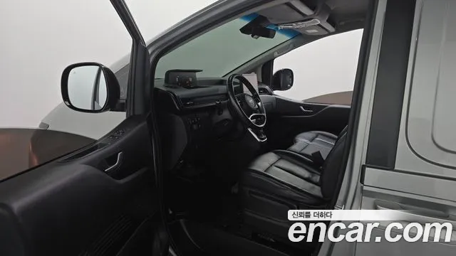 Hyundai Staria 2022 thumb 10