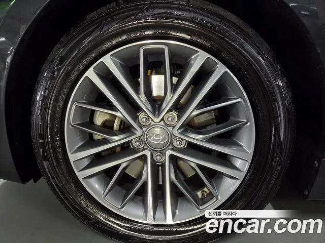 Hyundai Grandeur 2017 thumb 8