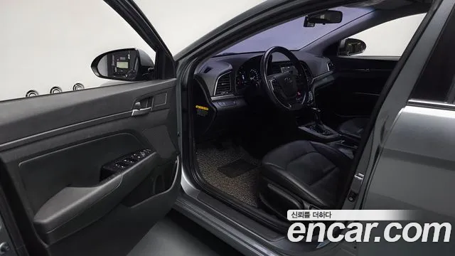 Hyundai Avante 2016 thumb 9