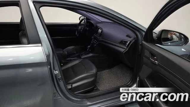 Hyundai Avante 2016 thumb 10