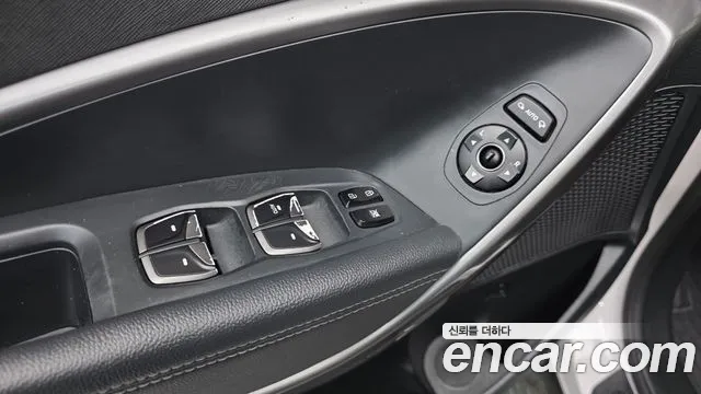 Hyundai Santa Fe 2017 thumb 11