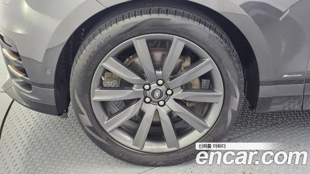 Land Rover Range Rover Velar 2018 thumb 5