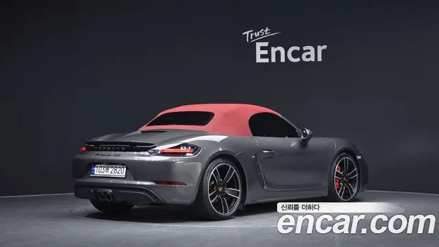 Porsche Cayman 2019 thumb 2