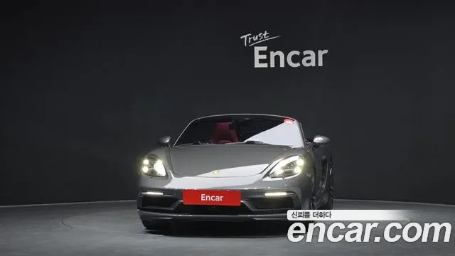 Porsche Cayman 2019 thumb 3