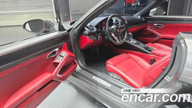Porsche Cayman 2019 thumb 10