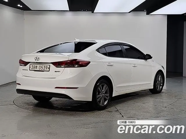 Hyundai Avante 2015 thumb 4