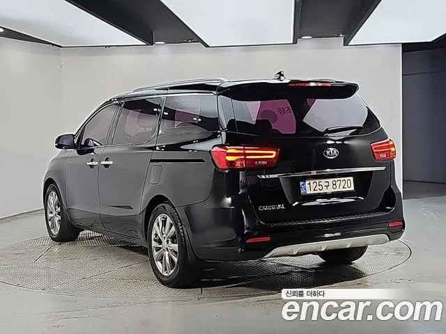 Kia Carnival 2018 thumb 3