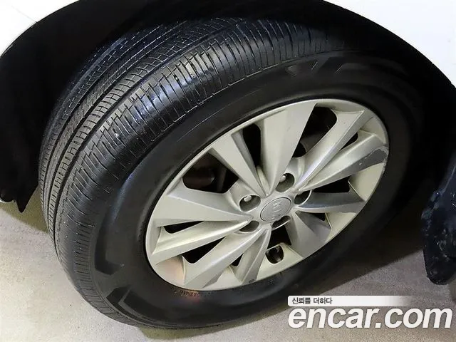 Kia Carnival 2016 thumb 5
