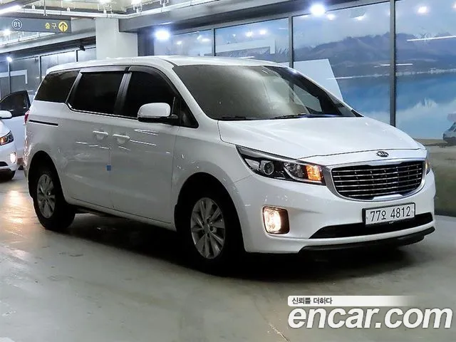 Kia Carnival 2016 thumb 11