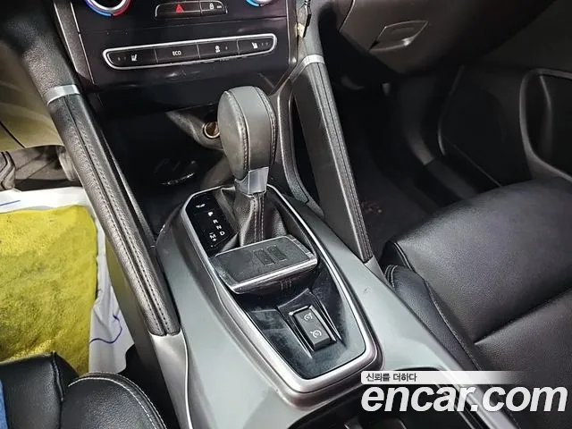 Renault-KoreaSamsung Koleos 2016 thumb 8