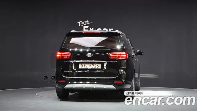 Kia Carnival 2018 thumb 3