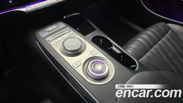 Genesis GV70 2021 thumb 9