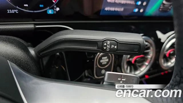 Mercedes-Benz GLA 2025 thumb 9